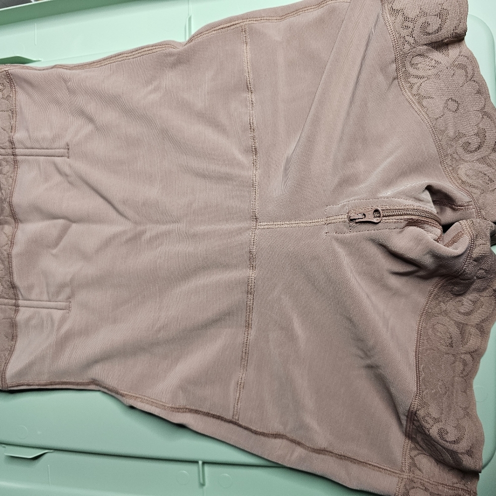 Shape Wear - image 2